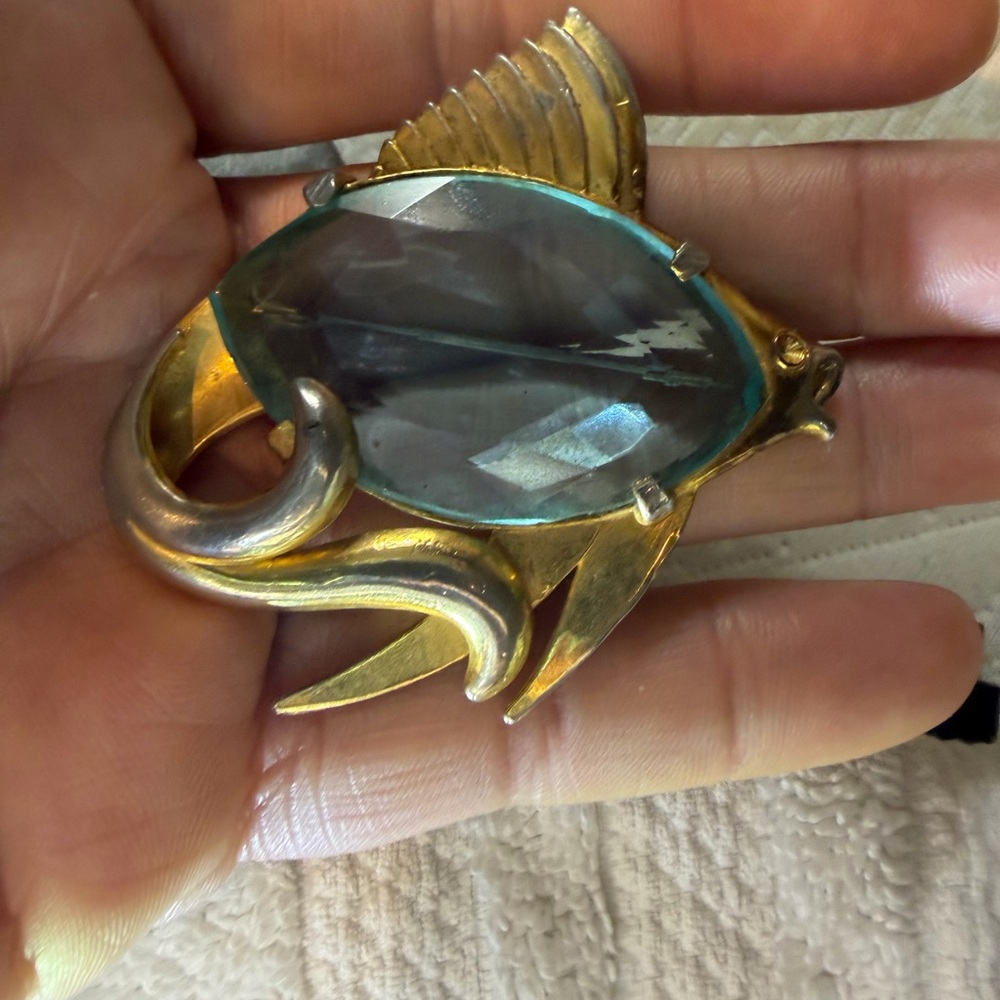 Vintage Trifari Gold Tone Aquamarine Jelly Belly Glass Fish High End Brooch